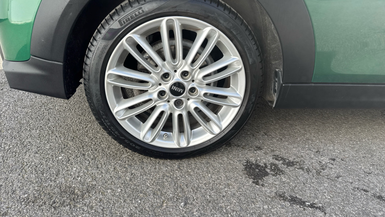 MINI Hatchback 1.5 Cooper Exclusive 5dr Petrol Hatchback